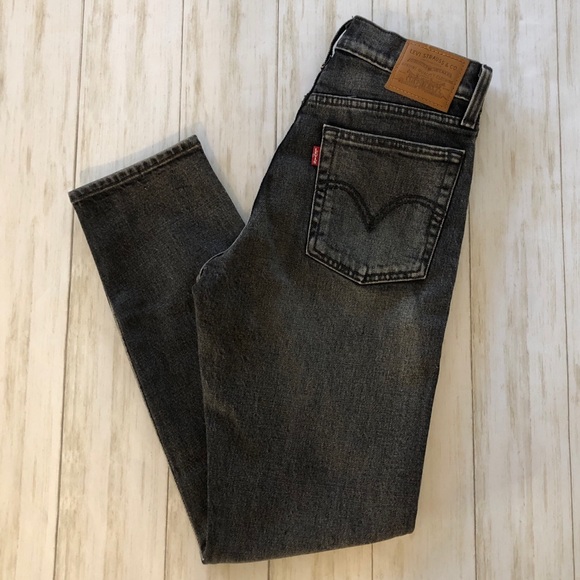 NWOT Urban Outfitters-Levi Premium Wedgie Jeans - Picture 3 of 9